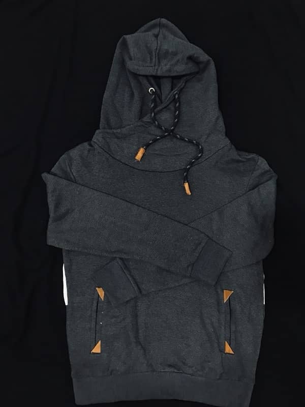 Hoodies & Sweat shirts 8