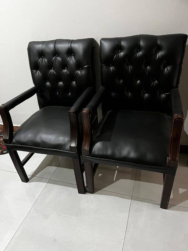 4 chairs in very good condition 1