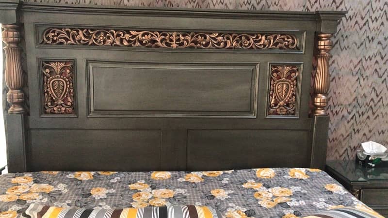 Wooden King Size Bed 0