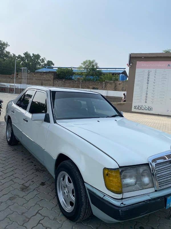 Mercedes E Class W124 1987 Family used car 0