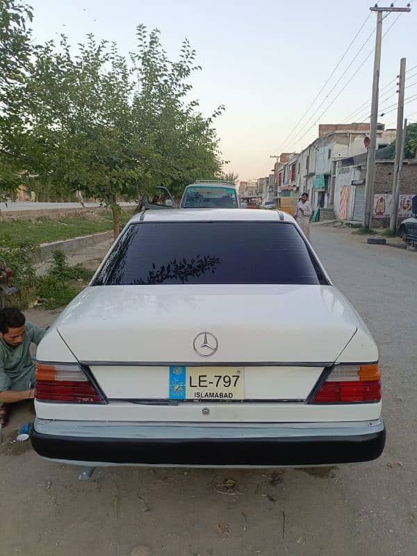 Mercedes E Class W124 1987 Family used car 10