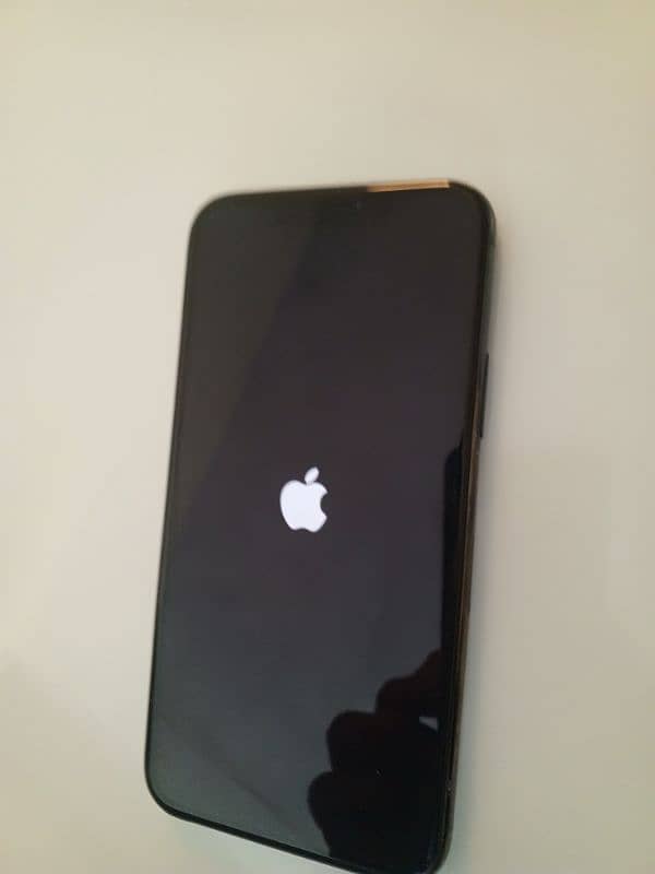 PTA approved iphone 11 pro 1