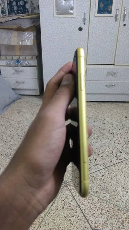 iPhone 11 64 gb non pta jv 10/9.5 condition with charger 4