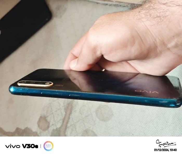 vivo s1 in good condition without scratches final price  25000 4