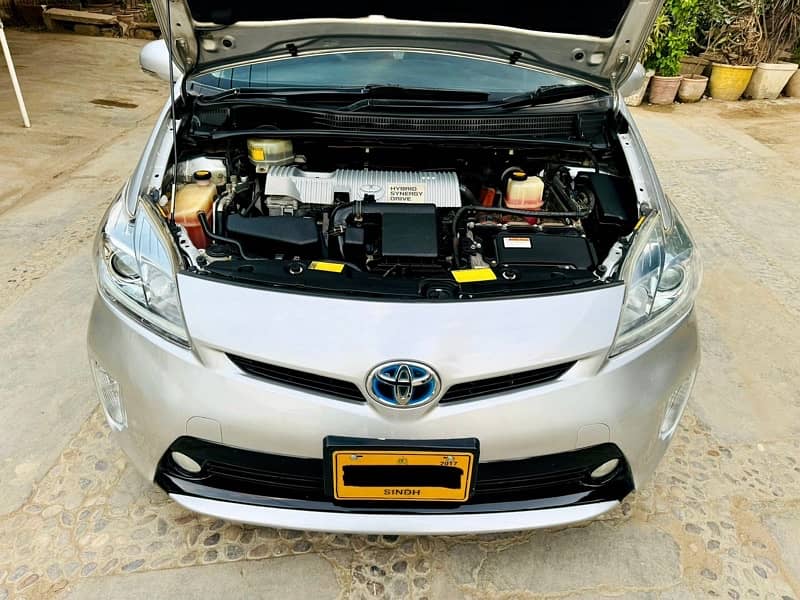 Toyota Prius S LED Edition 1.8 2012 Model First Hand 6