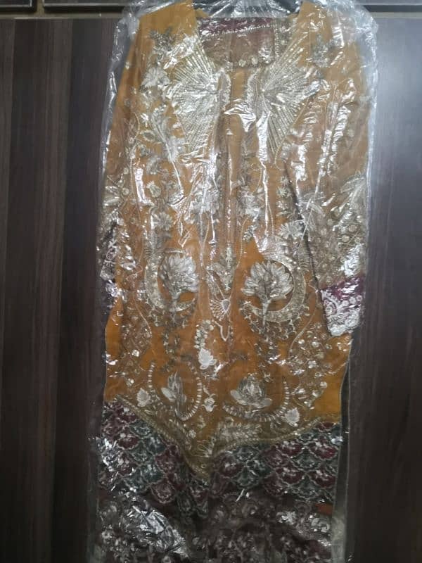 Beautiful wedding dress for sale 5