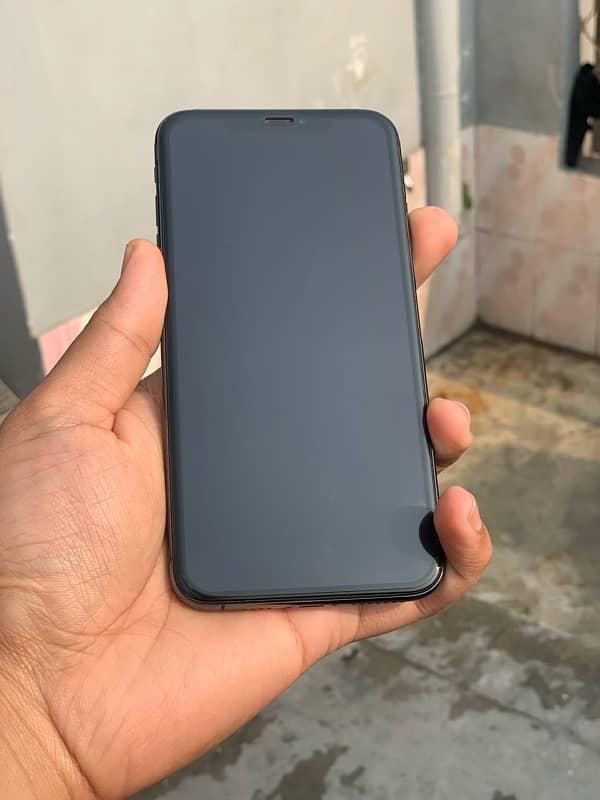 iPhone Xs Max 256GB PTA Approved 4