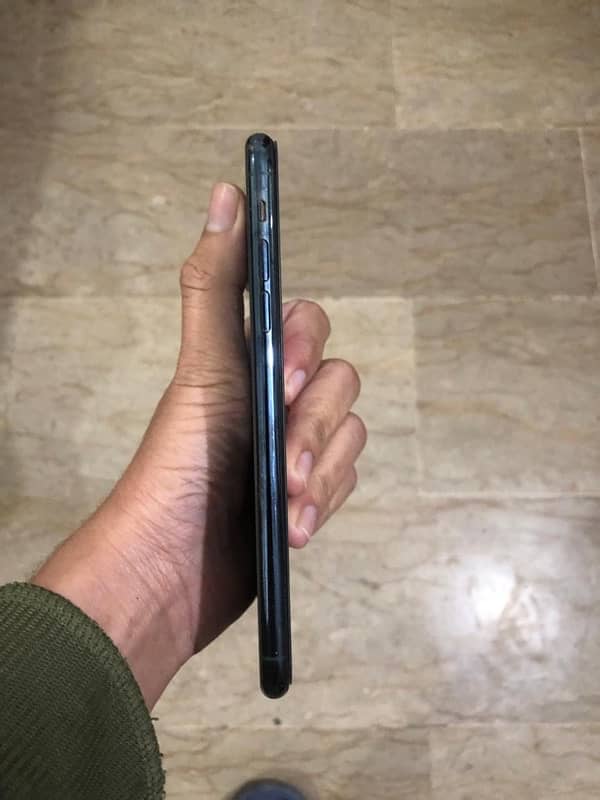 iPhone 11 Pro Max Urgent sale 4