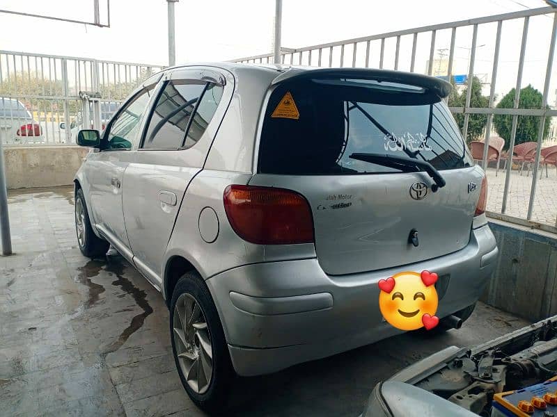 Toyota Vitz 2002 4