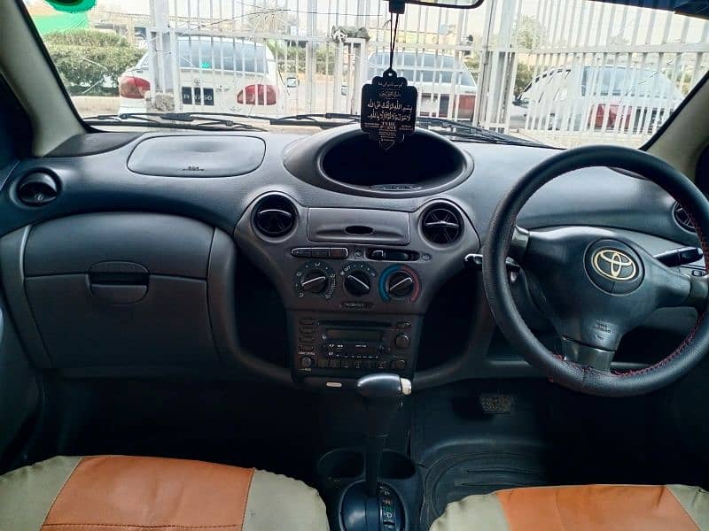 Toyota Vitz 2002 6