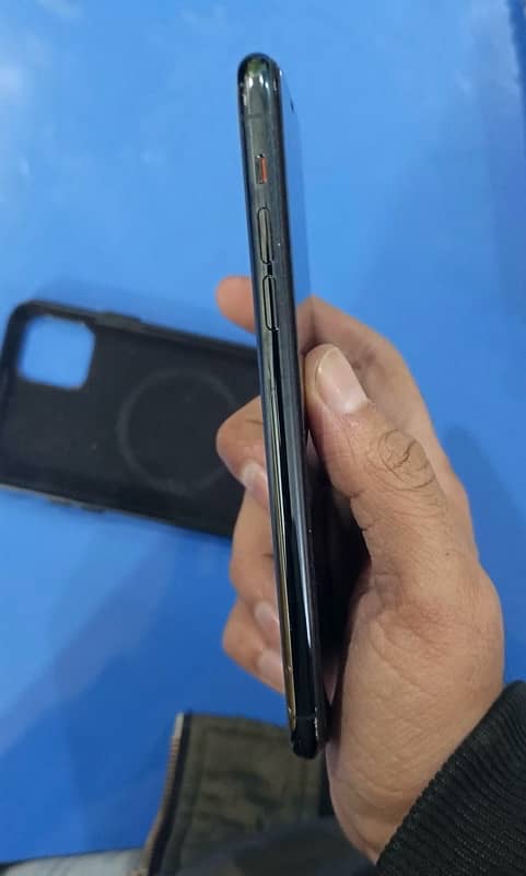 Apple iphone 11 pro max PTA 3