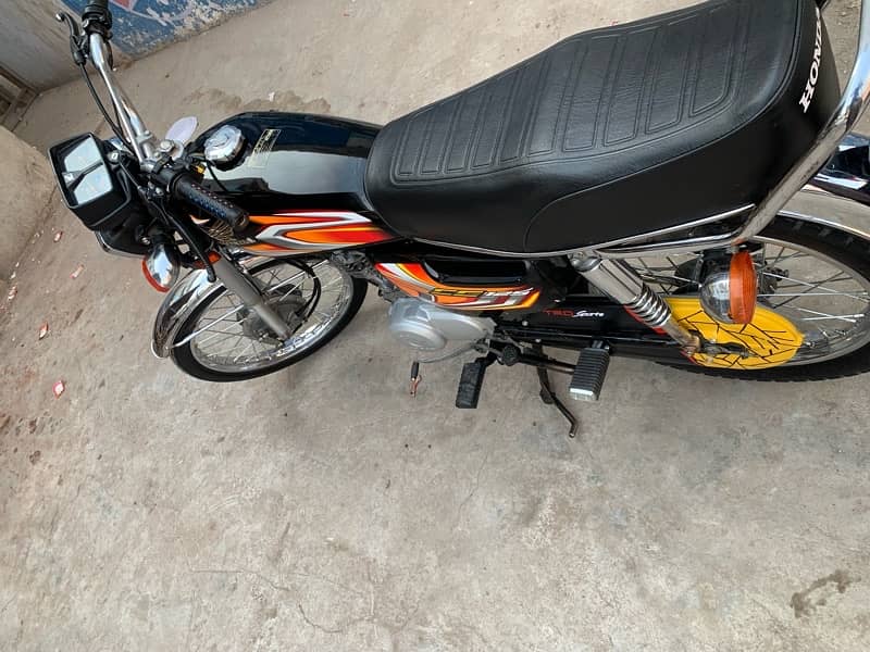 Honda CG 125 all documents available 1