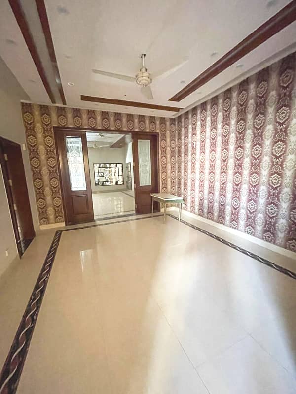 2 Kanal (5500 Sft) House for Rent with Wide Car Parking 2