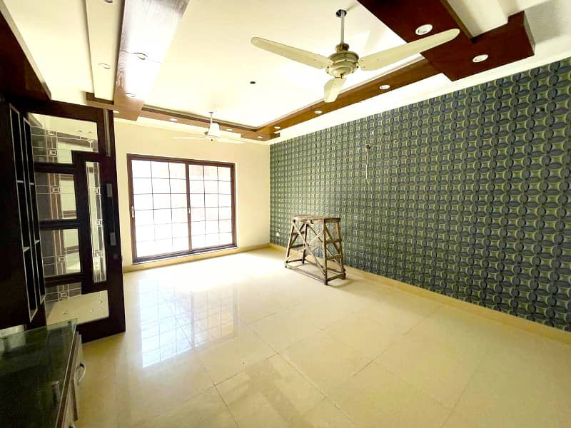 2 Kanal (5500 Sft) House for Rent with Wide Car Parking 16