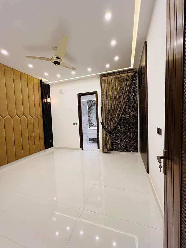 10Marla Lower Portion Available For Rent in AA Block Bahria Town Lahore 13