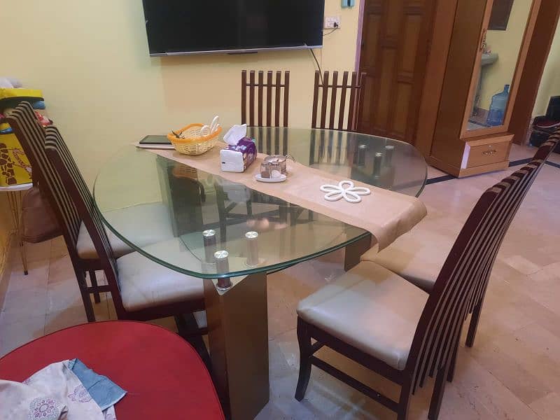 Dinning table with double glass 2