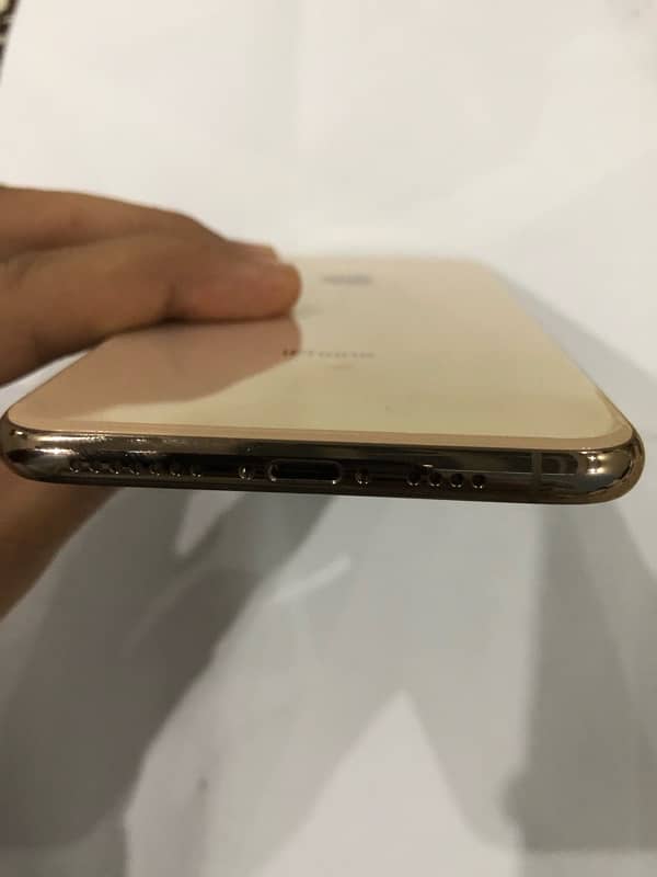 iphone XS Max 3