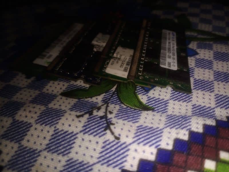 6 GB RAM (2x2 GB) DDR3/DDR4 for Sale - Excellent Condition (10/8)" 3