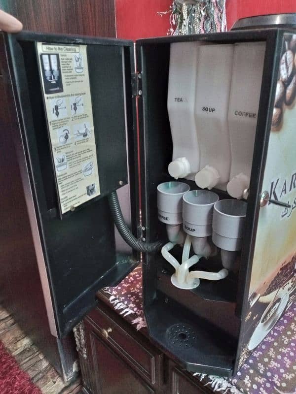 Coffee Machine urgent sale.  ارجنٹ سیل 3