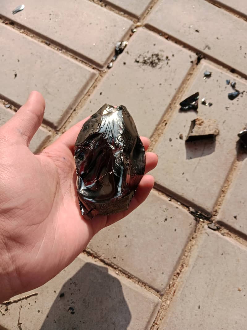 Rare Obsidian rock (1kg) 2