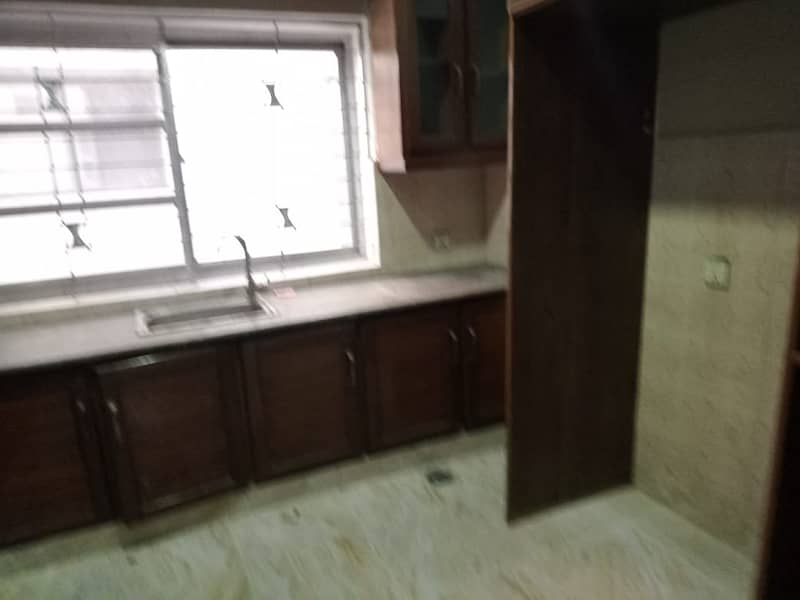 Lower Portion Of 10 Marla For Rent In Gulbahar Block Bahria Town 6