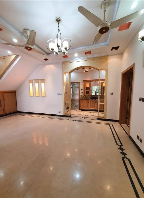 14 Marlas Open Basement Everything Separate Car Parking Near Market & Park G-13/3 7