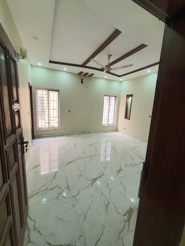 10Marla Brand New House Available For Rent in Rafi Block Bahria Town Lahore 10