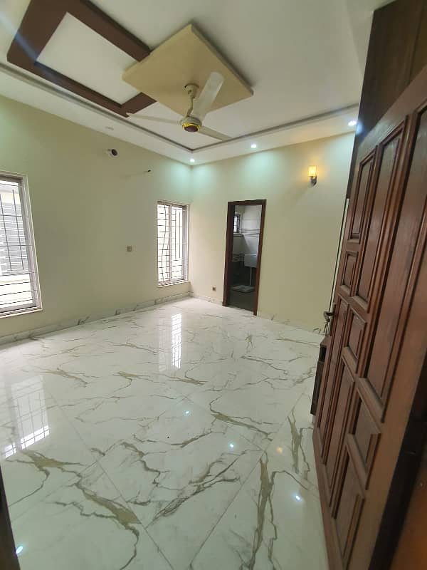 10Marla Brand New House Available For Rent in Rafi Block Bahria Town Lahore 14