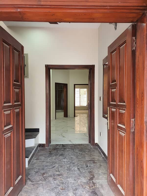 10Marla Brand New House Available For Rent in Rafi Block Bahria Town Lahore 20