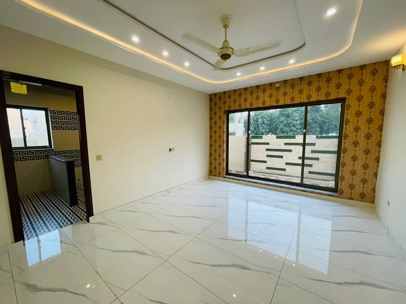 1 KANAL LUXURY HOUSE FOR SALE IN SECTOR C BAHRIA TOWN LAHORE (100% ORIGINAL AD) 7