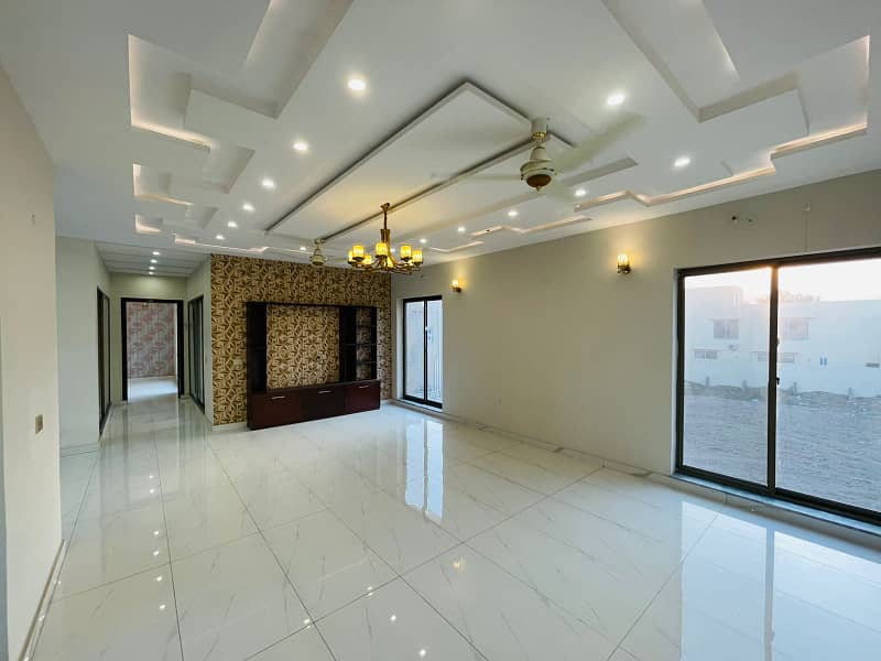 1 KANAL LUXURY HOUSE FOR SALE IN SECTOR C BAHRIA TOWN LAHORE (100% ORIGINAL AD) 12