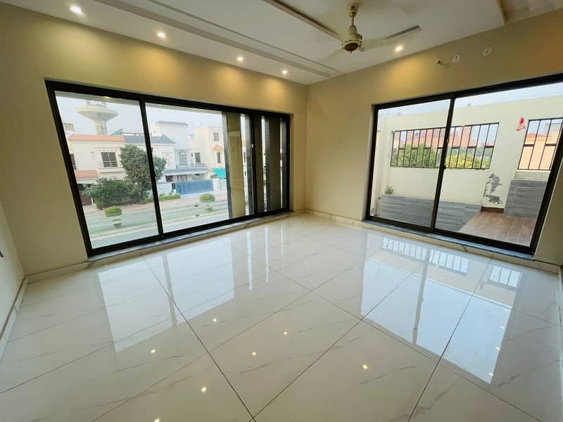 1 KANAL LUXURY HOUSE FOR SALE IN SECTOR C BAHRIA TOWN LAHORE (100% ORIGINAL AD) 16