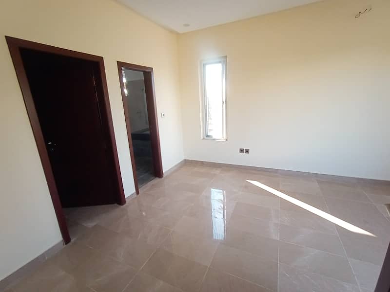 D12 Brand new upper portion 3bedroom near main road 9