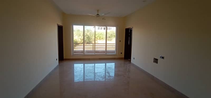 D12 Brand new upper portion 3bedroom near main road 15