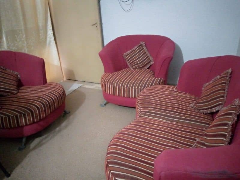 4 seater, Good condition 2