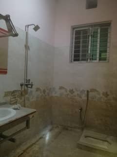 1 Bad Flat for Rent in Johar Town for family or bachlors