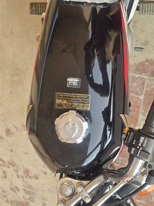 Honda 125 Black 4