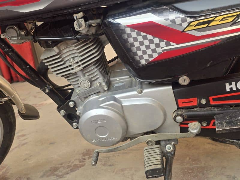 Honda 125 Black 9