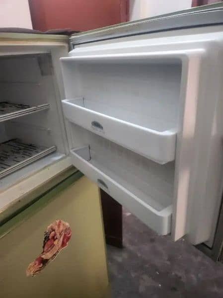 Dawlance refrigerator / fridge 5