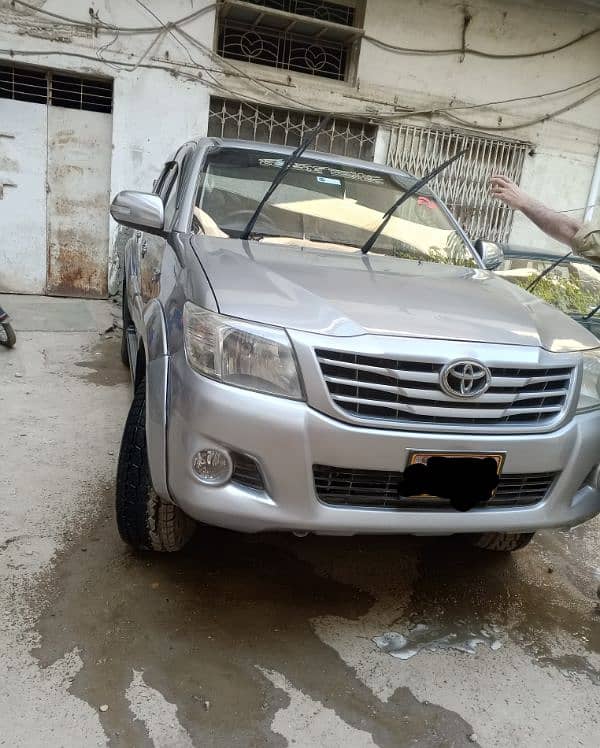 Toyota Hilux 2012 exchange possible 1