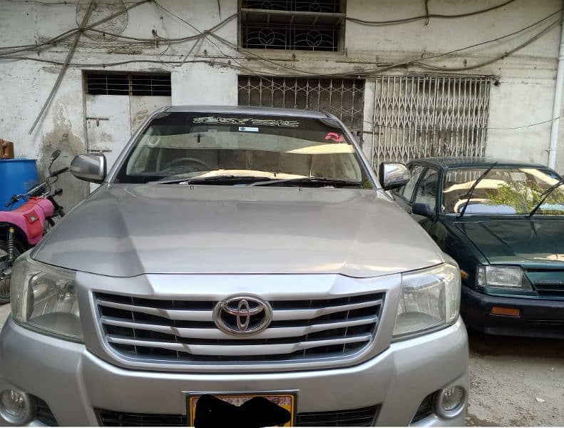 Toyota Hilux 2012 exchange possible 2