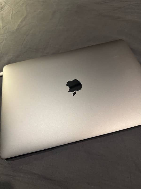 Apple MacBook Air 2018 8/128 3