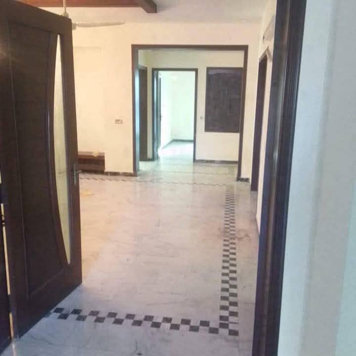 1 kanal Upper Portion For Rent in Gulshan e Lahore 5