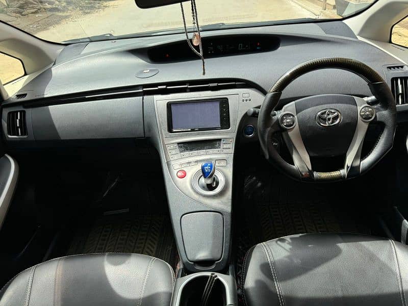 Toyota Prius 2014/17 6