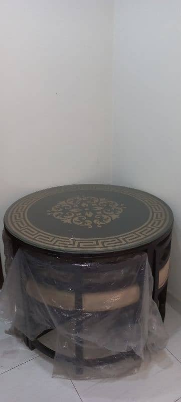 Round dining table for sale 0