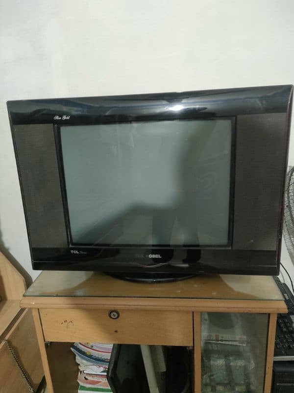 TCL Noble Tv . 10 on 10 condition h 0