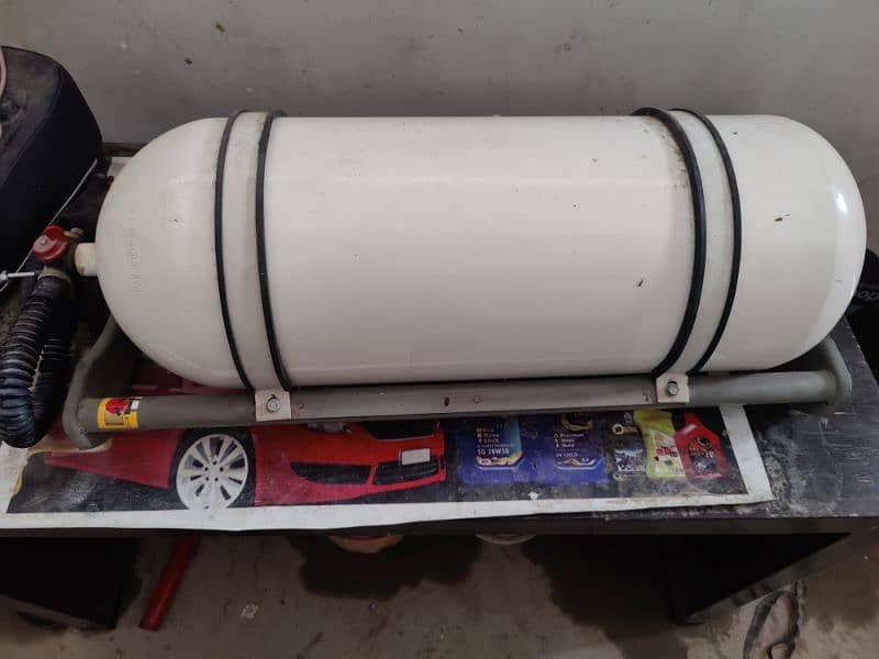 Urgent sell CNG kit Available for Sale New hai zyada use nahi huwe 0