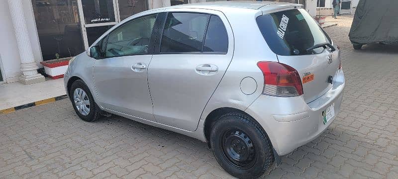 Toyota Vitz 2010 3