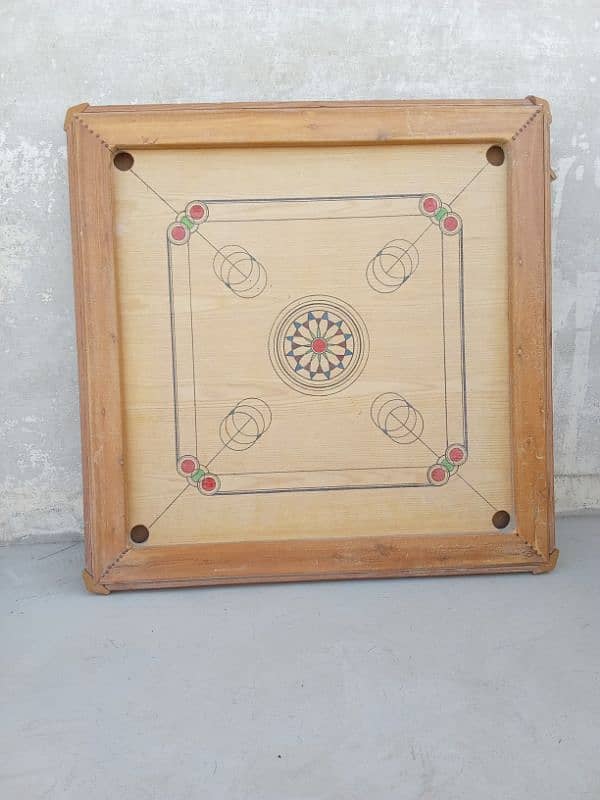 good condition carom board 1month use 4'x4 3