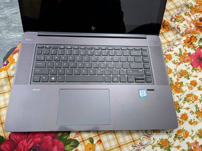 HP Laptop workstation 0